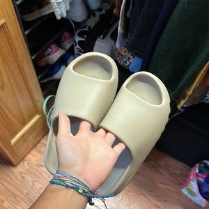 YEEZY SLIDE PURE/ SOLD DO NOT BUY